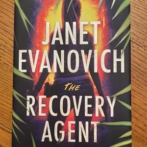 NEW Gabriela Rose Novel The Recovery Agent Janet Evanovich Hardcover Book